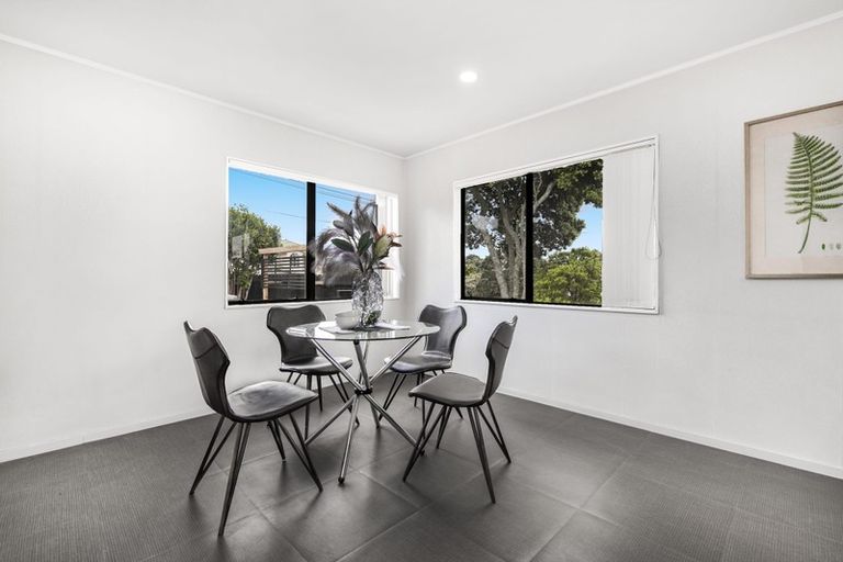 Photo of property in 2/23 Beatrice Avenue, Hillcrest, Auckland, 0627