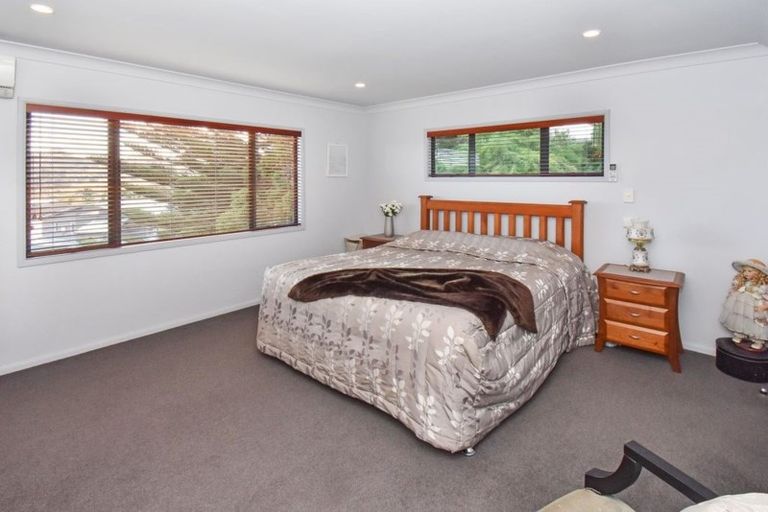 Photo of property in 12 Beirut Court, The Gardens, Auckland, 2105