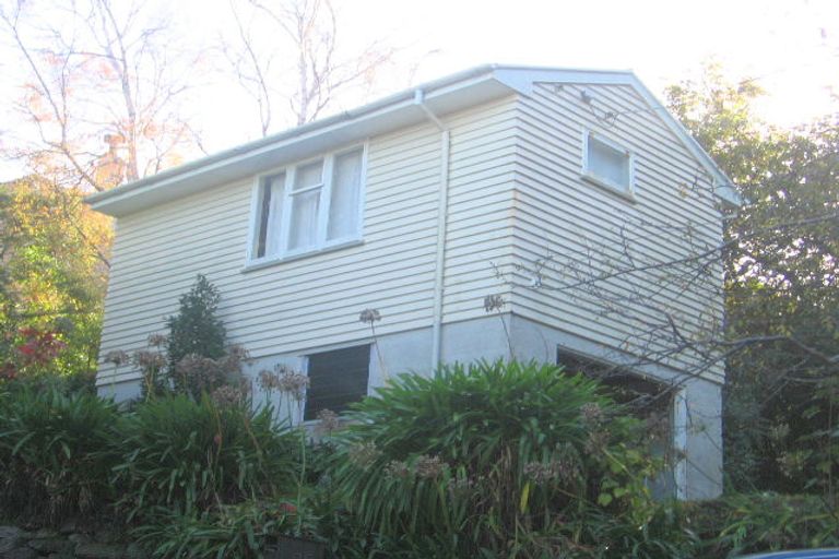 Photo of property in 37 Waitohu Road, York Bay, Lower Hutt, 5013