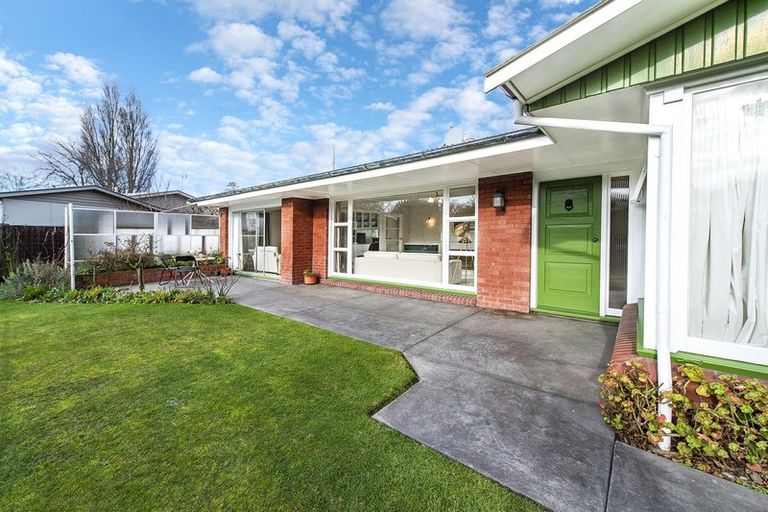 Photo of property in 10 Burrows Place, Ilam, Christchurch, 8041