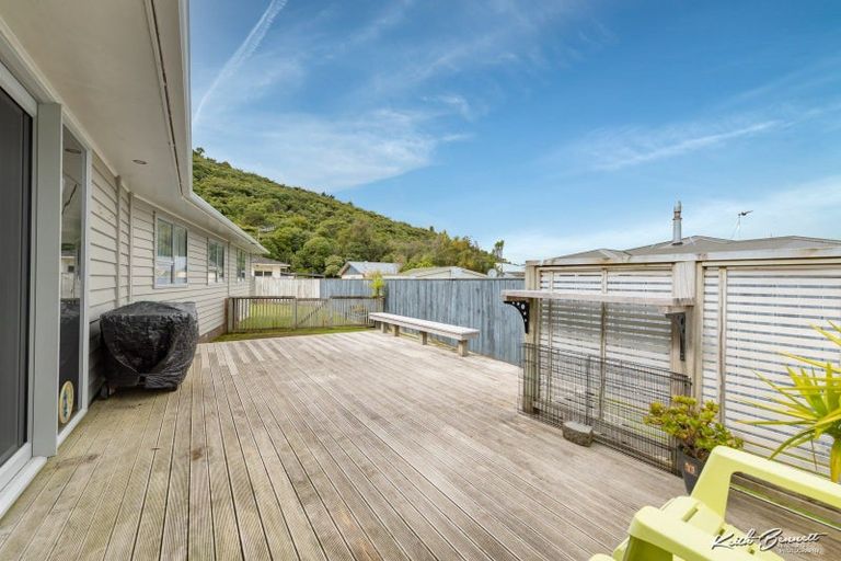 Photo of property in 182 Major Drive, Kelson, Lower Hutt, 5010
