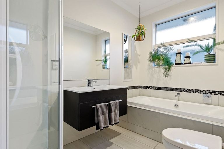 Photo of property in 11 Murfitt Street, Pegasus, 7612