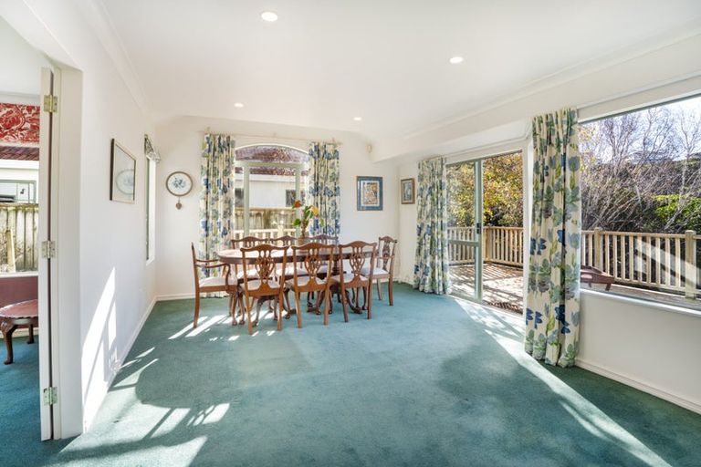 Photo of property in 18 Amesbury Drive, Churton Park, Wellington, 6037