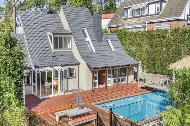 Photo of property in 94 Kowhai Road, Campbells Bay, Auckland, 0630