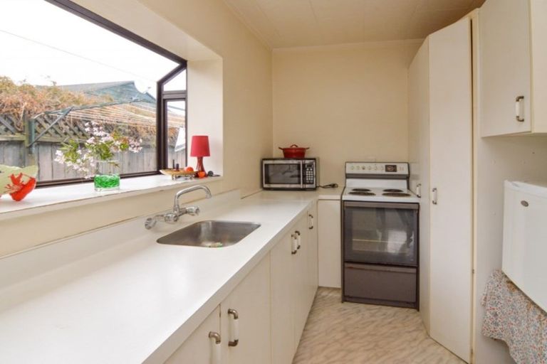 Photo of property in 15 Hanmer Place, Highbury, Palmerston North, 4412