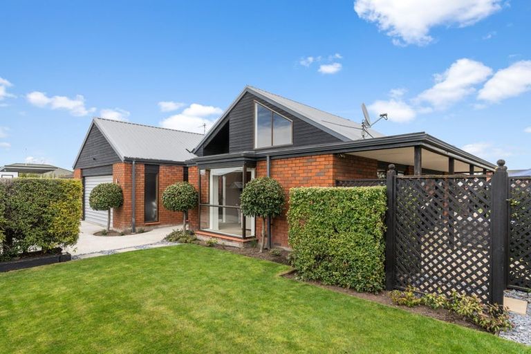 Photo of property in 21 Giles Place, Shirley, Christchurch, 8061