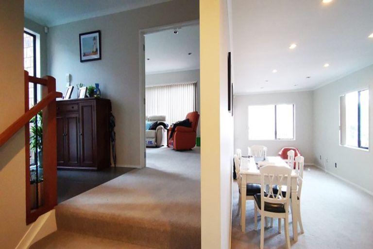 Photo of property in 34 Namsan Close, Fairview Heights, Auckland, 0632