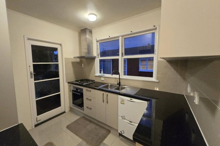 Photo of property in 48 Reeves Road, Pakuranga, Auckland, 2010