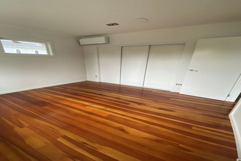 Photo of property in 26 West Lynn Road, Titirangi, Auckland, 0604