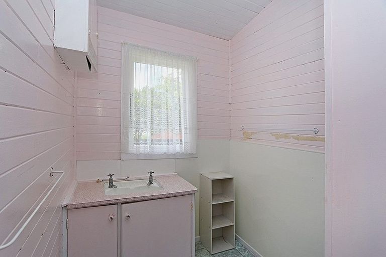 Photo of property in Dwg & Ex Dairy Factory, 25 Old Normanby Road, Okaiawa, Hawera, 4678