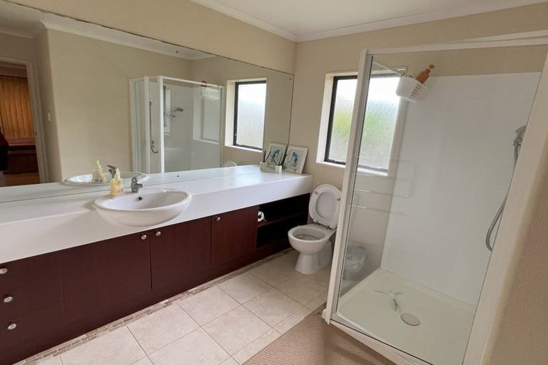 Photo of property in 8 Glanmire Place, Flat Bush, Auckland, 2016