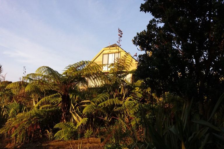 Photo of property in 126 Lone Kauri Road, Karekare, Auckland, 0772
