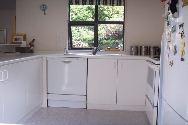 Photo of property in 1/2 Malcolm Lane, Thorndon, Wellington, 6011