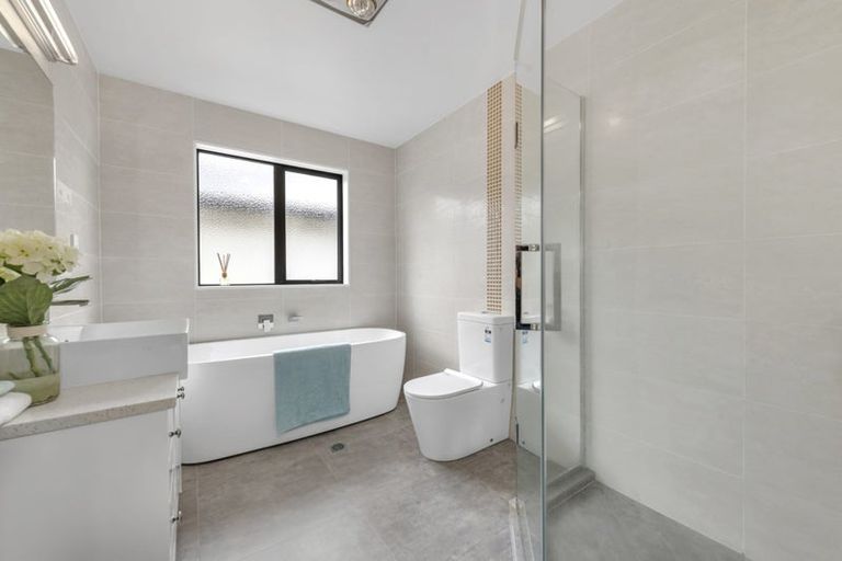 Photo of property in 30 Rosewell Crescent, Flat Bush, Auckland, 2019