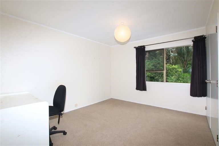 Photo of property in 1/105 Carlisle Road, Torbay, Auckland, 0632