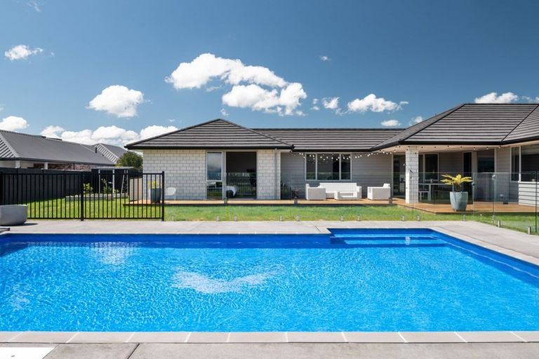 Photo of property in 39 Mike Smith Drive, Cambridge, 3434