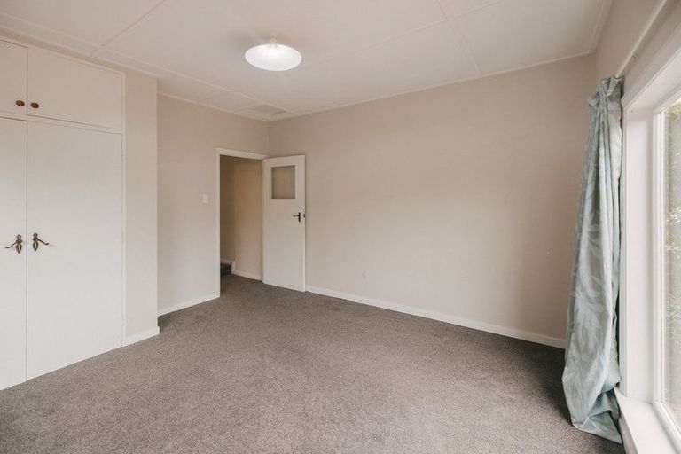 Photo of property in 12 Lifford Place, Awapuni, Palmerston North, 4412