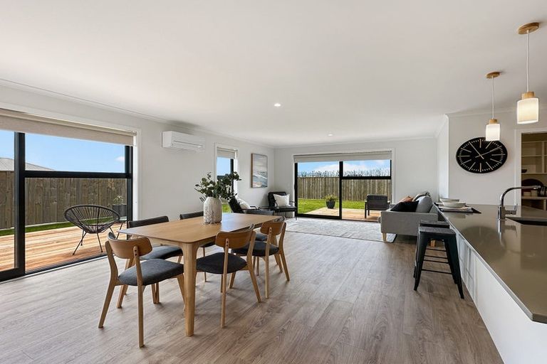 Photo of property in 38 Taurangawaka Road, One Tree Point, 0118