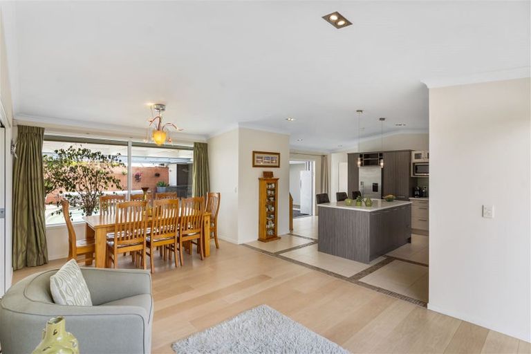 Photo of property in 9 Susanne Place, Pakuranga, Auckland, 2010