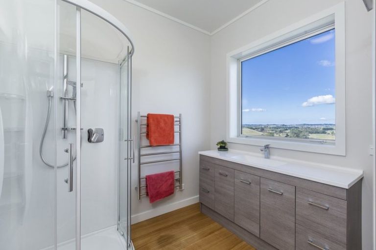 Photo of property in 186 Gervin Road, Wainui, Silverdale, 0992