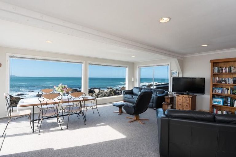 Photo of property in 148 The Esplanade, Houghton Bay, Wellington, 6023