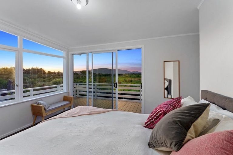 Photo of property in 11 Makora Road, Otaihanga, Paraparaumu, 5036