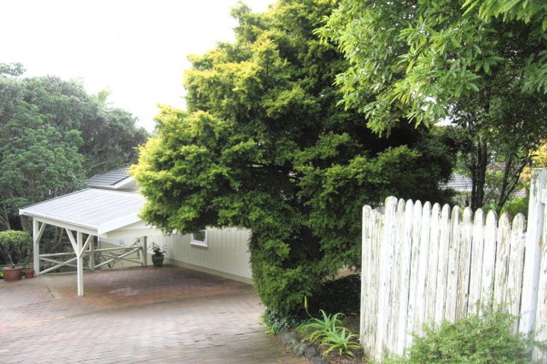 Photo of property in 42a Uxbridge Road, Mellons Bay, Auckland, 2014