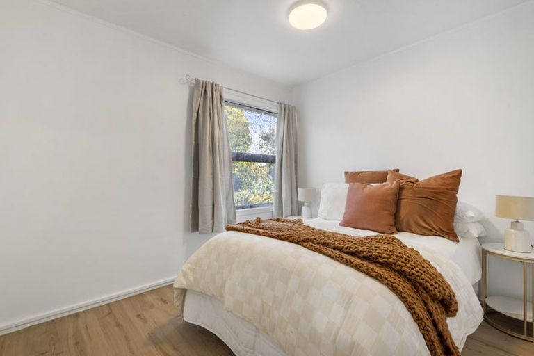 Photo of property in 2/28 Marina Road, Torbay, Auckland, 0630