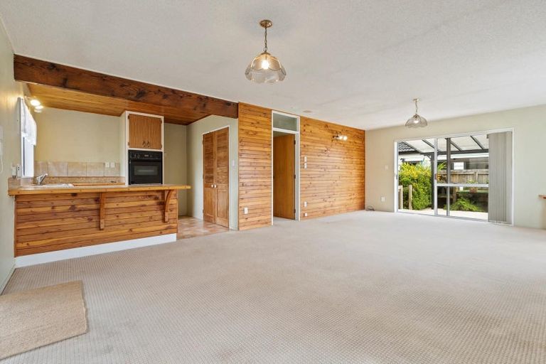 Photo of property in 2/21 Rollerson Street, Papakura, 2110