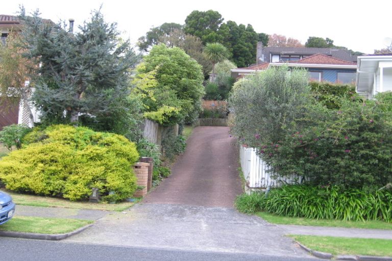 Photo of property in 2/20 Sunnyview Avenue, Shelly Park, Auckland, 2014