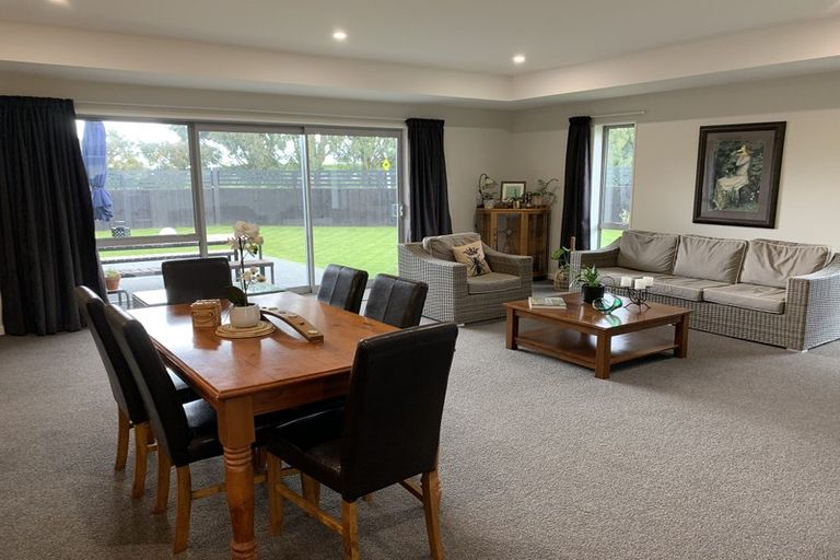 Photo of property in 8 Clarendon Place, Rangiora, 7400