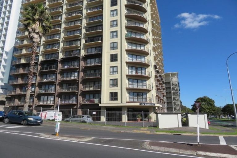 Photo of property in The Rennaissance, 6c/18 Ronwood Avenue, Manukau, Auckland, 2104