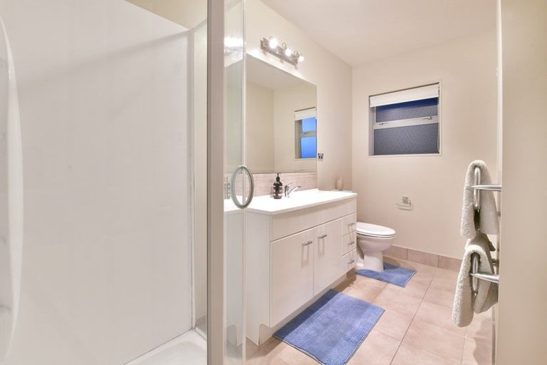 Photo of property in 24 Hawaiian Parade, Arkles Bay, Whangaparaoa, 0932