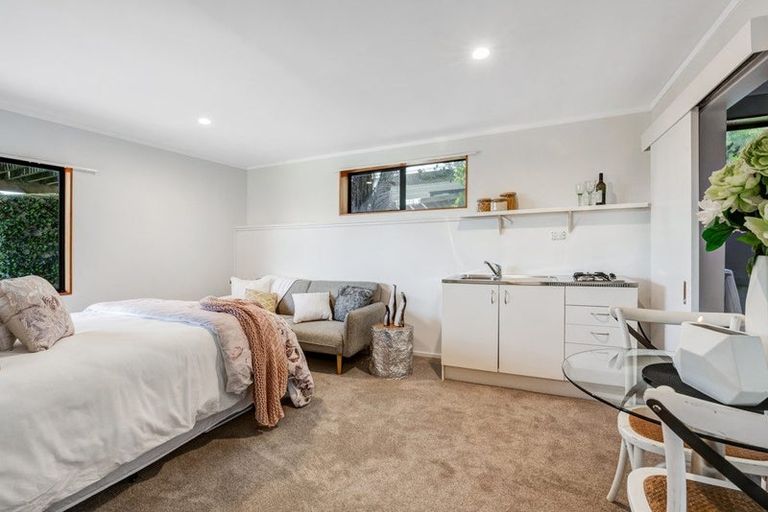 Photo of property in 8b Duncansby Road, Stanmore Bay, Whangaparaoa, 0932