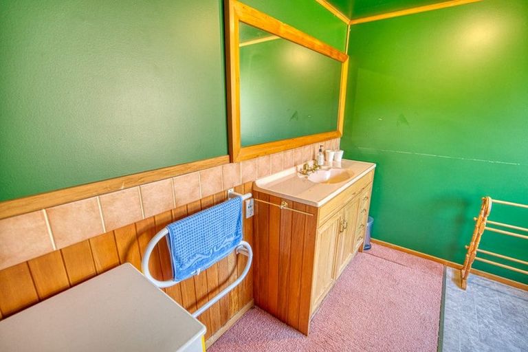 Photo of property in 14 Ahau Street, Moana, 7872