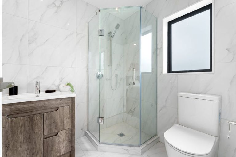 Photo of property in 89c Oreil Avenue, West Harbour, Auckland, 0618