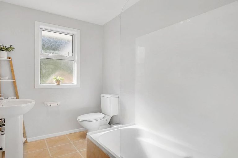 Photo of property in 65 Gillespies Road, Birchville, Upper Hutt, 5018