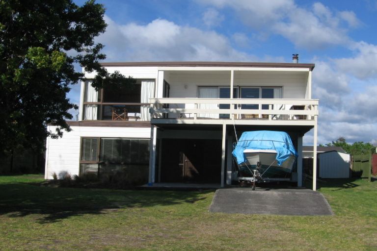 Photo of property in 8 Courtney Place, Pauanui, Hikuai, 3579