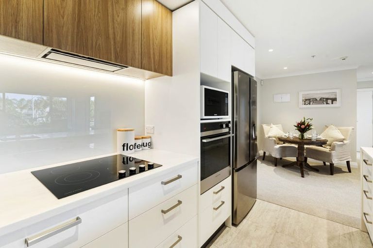 Photo of property in 98b/30 Ambassador Glade, Orewa, 0931