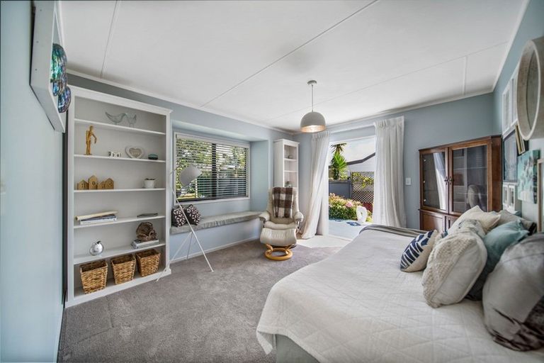 Photo of property in 2/11 Cairngorm Place, Highland Park, Auckland, 2010