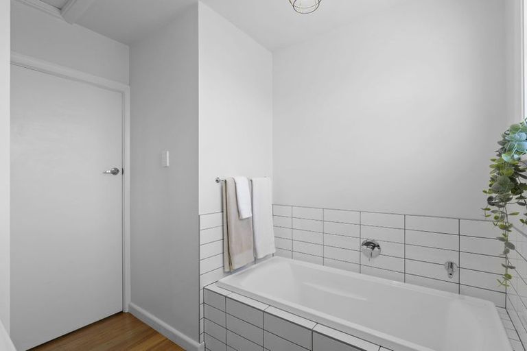 Photo of property in 63 Ngaio Street, Saint Martins, Christchurch, 8022