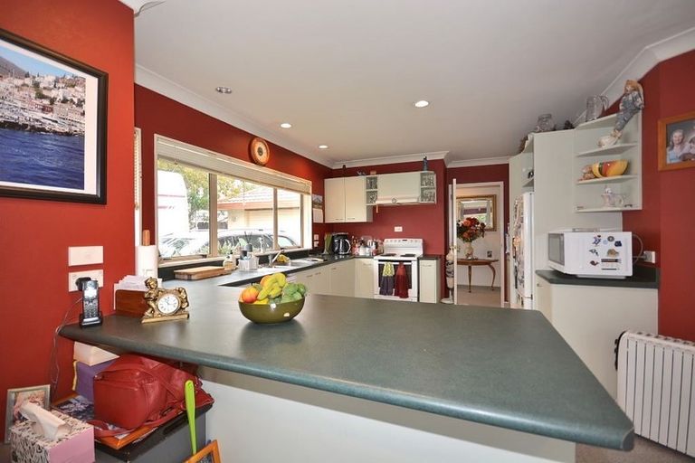 Photo of property in 60 Queens Road, Waikanae Beach, Waikanae, 5036