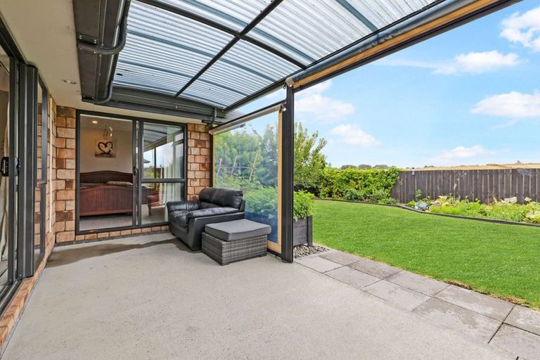 Photo of property in 26 Breaker Grove, Waiuku, 2123