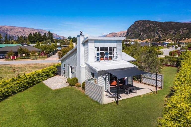 Photo of property in 34 Frye Crescent, Albert Town, Wanaka, 9305