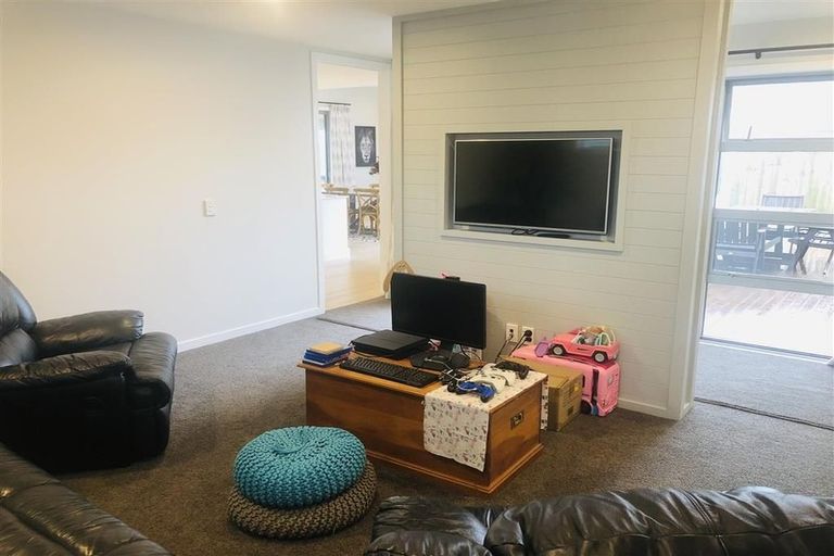 Photo of property in 9 Taranui Way, Paraparaumu Beach, Paraparaumu, 5032