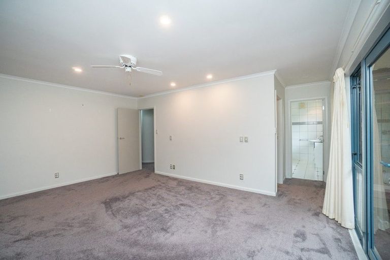 Photo of property in 64 Royal Oak Drive, Kelvin Grove, Palmerston North, 4414