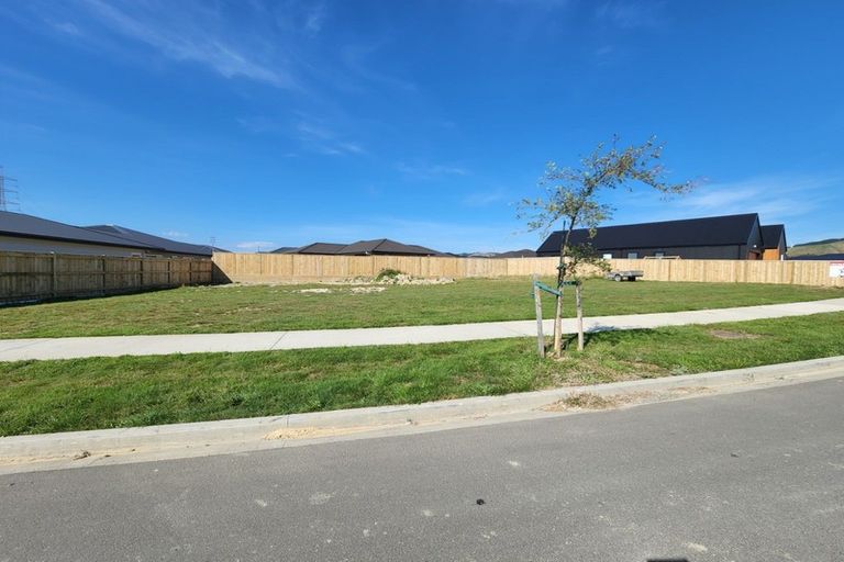 Photo of property in 8 Sardinia Grove, Fitzherbert, Palmerston North, 4410