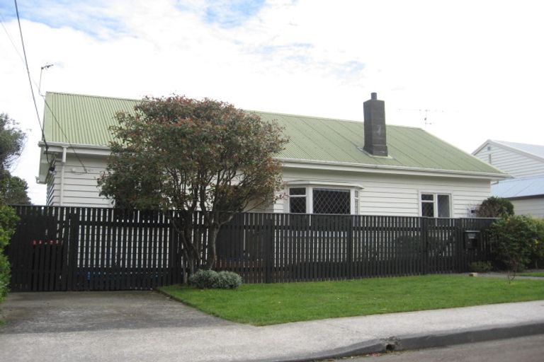 Photo of property in 6 Shirley Street, Karori, Wellington, 6012