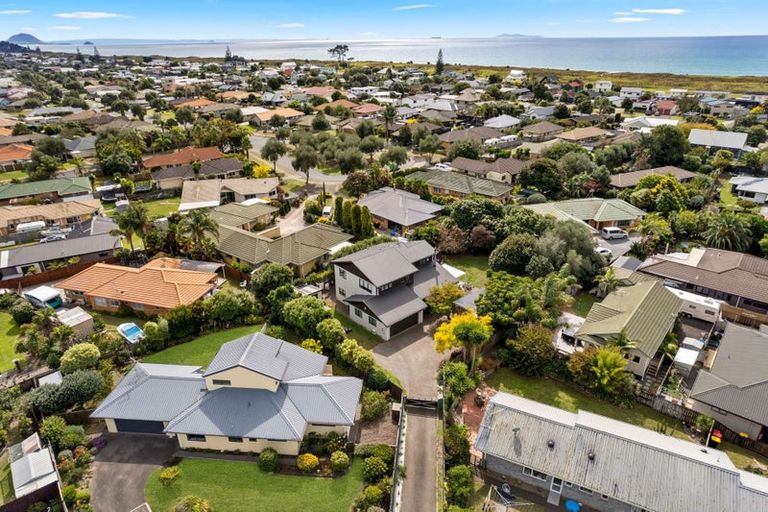 Photo of property in 72 Dalton Drive, Papamoa Beach, Papamoa, 3118