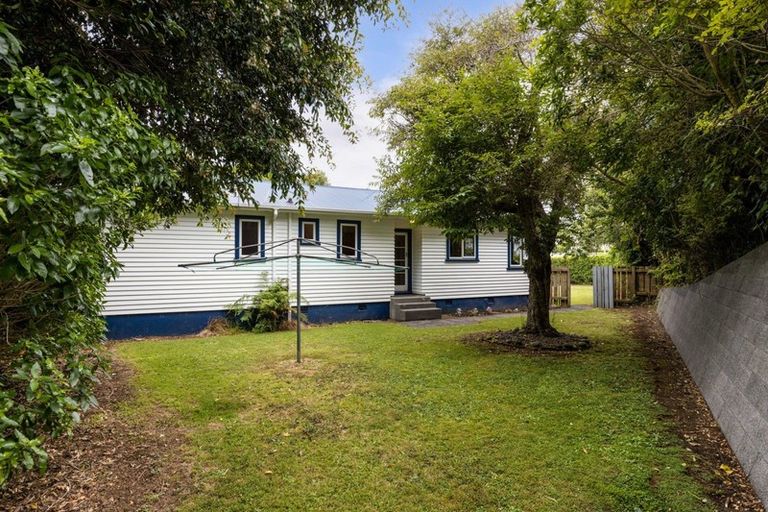 Photo of property in 79 Awanui Street, Merrilands, New Plymouth, 4312
